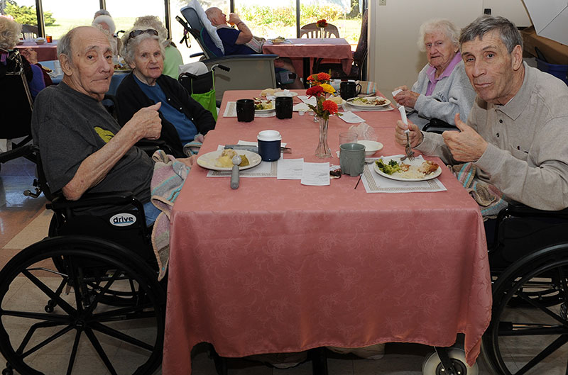 LifeQuest Nursing Center Residents Enjoying Their Meal